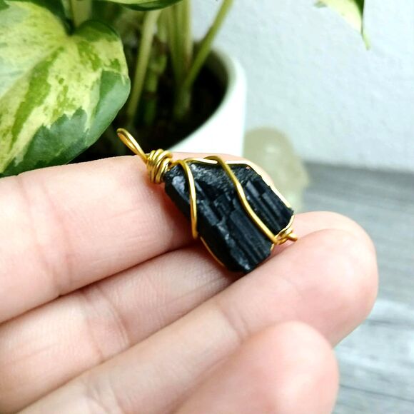 Small Raw Black Tourmaline Crystal Pendant Charm, Jewelry Making 1.5" - Picture 3 of 3